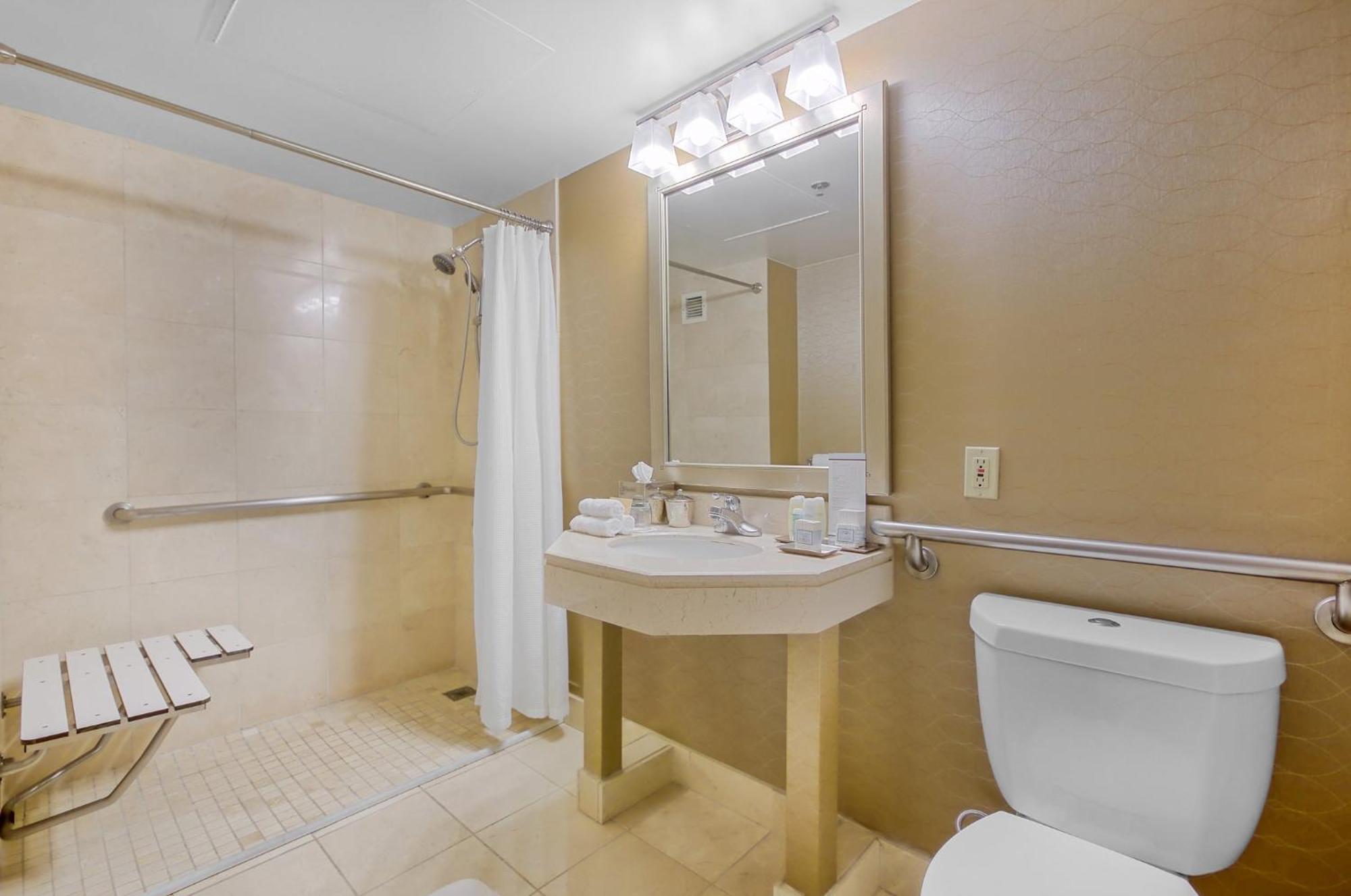 DDDRA – 2 Double Beds Roll shower