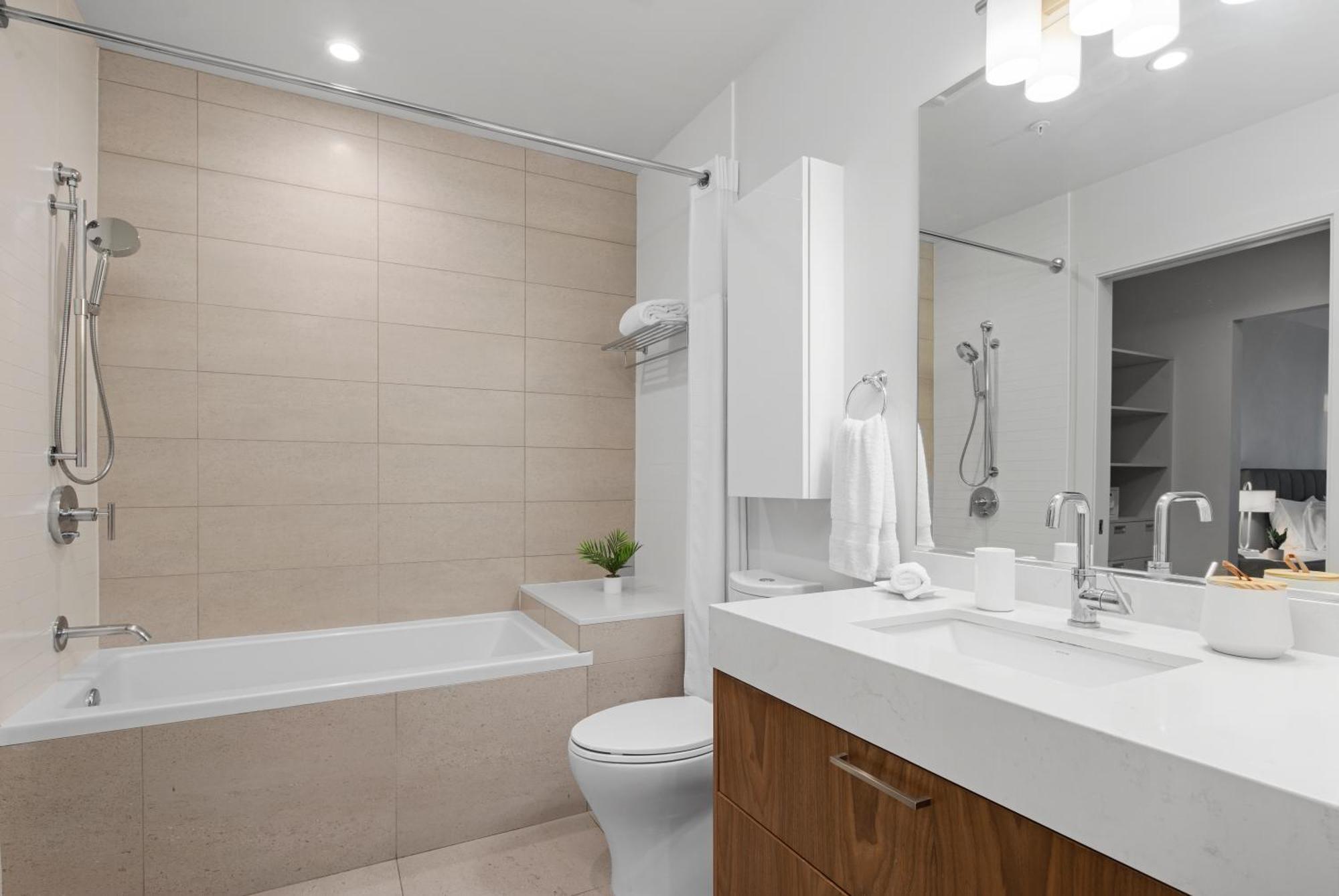 One Bedroom Suite & Office