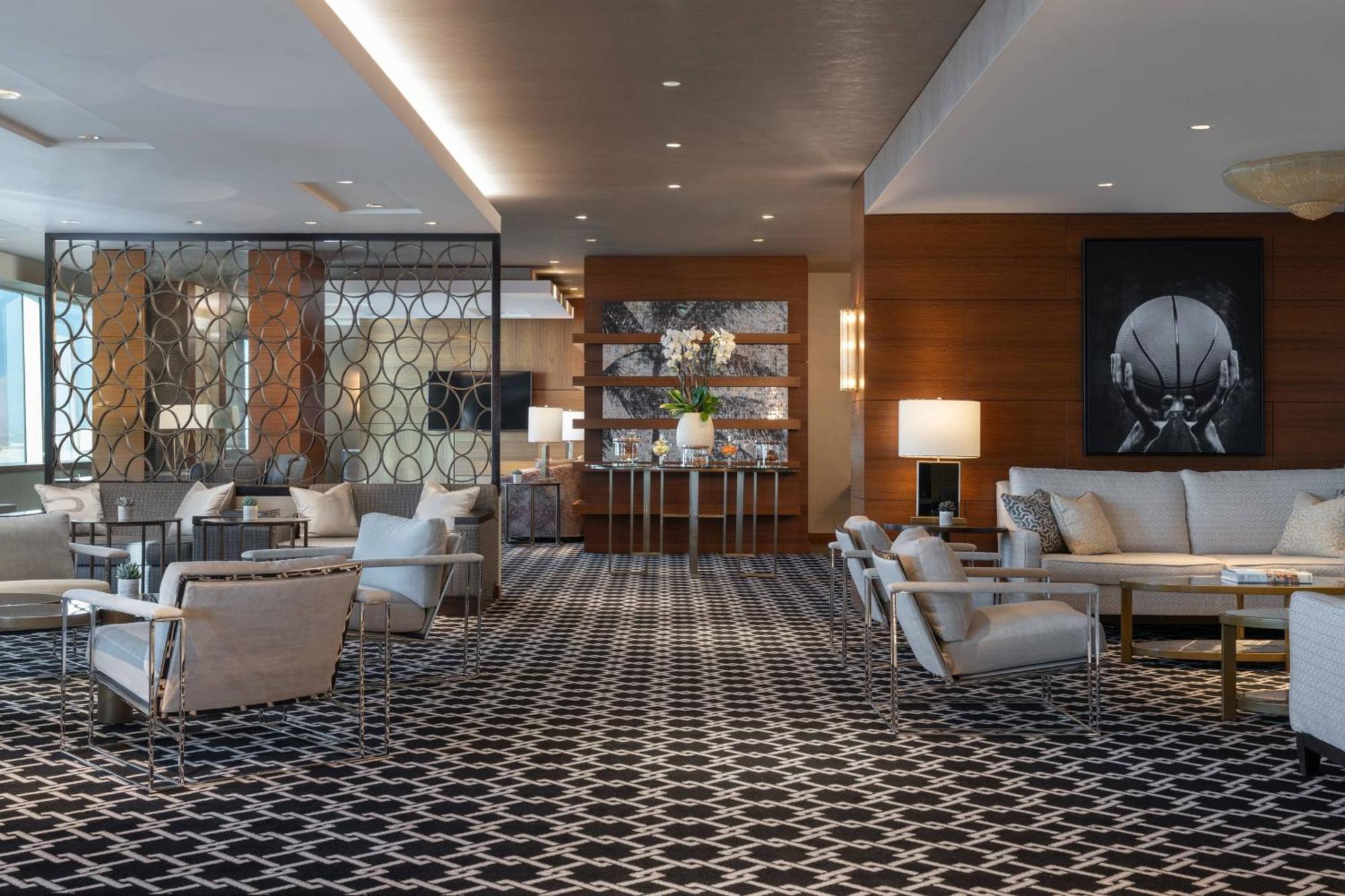 Junior Suite 2 Queen City View Club Lounge Access